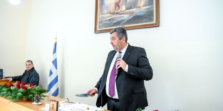 Δυτική Αχαΐα: Πρωτοχρονικά με ευχές στον δήμο