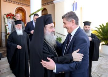 Πλήθος κόσμου ευχήθηκε στο Δήμαρχο Δυτικής Αχαΐας για την ονομαστική του εορτή