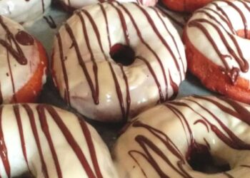 Donuts με λευκή σοκολάτα