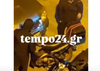 Πάτρα – ΑΠΟΚΛΕΙΣΤΙΚΟ βίντεο την ώρα που οι δράστες κλέβουν μηχανάκι – Οι αστυνομικοί τους συνέλαβαν επ’ αυτοφώρω!