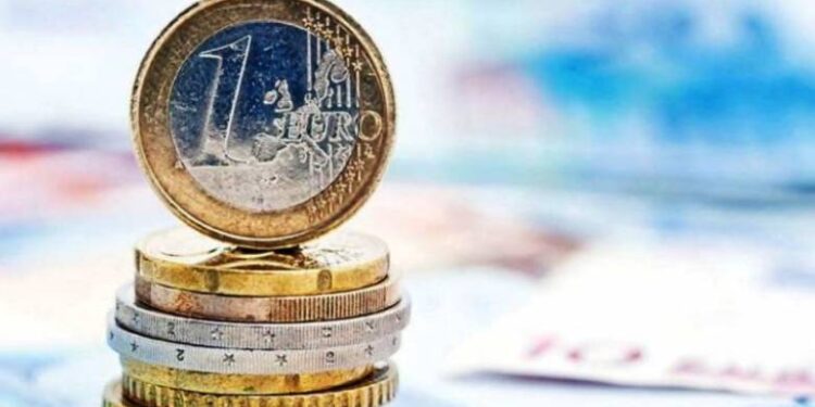 Ενίσχυση μισθών σε ιδιωτικό και δημόσιο τομέα – Νέος κατώτατος από τον Απρίλιο