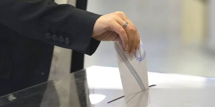 Δημοσκόπηση Marc: Άνοδος ΝΔ, πτώση ΠΑΣΟΚ, τρίτο κόμμα ο ΣΥΡΙΖΑ, δεκακομματική Βουλή