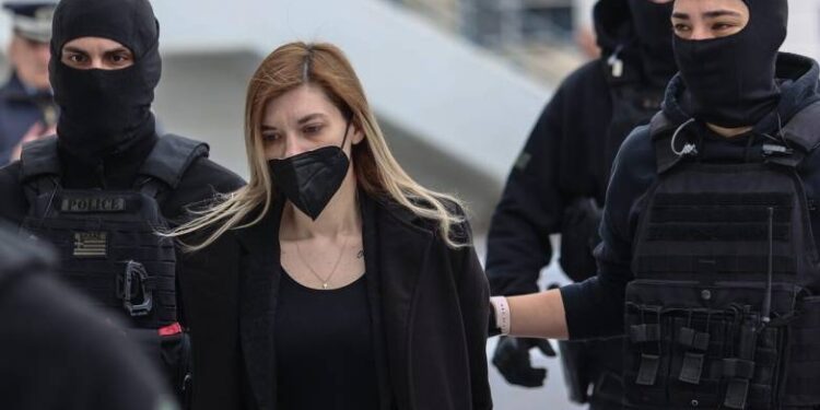 Ρούλα Πισπιρίγκου: «Είναι επικίνδυνοι, στήνουν εγκλήματα» – Λιποθύμησε η μητέρα της