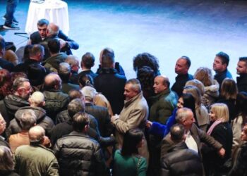 Πάτρα: Πλήθος κόσμου στην εκδήλωση κοπής πιτας του Ανδρέα Τσώκου (ΦΩΤΟ)