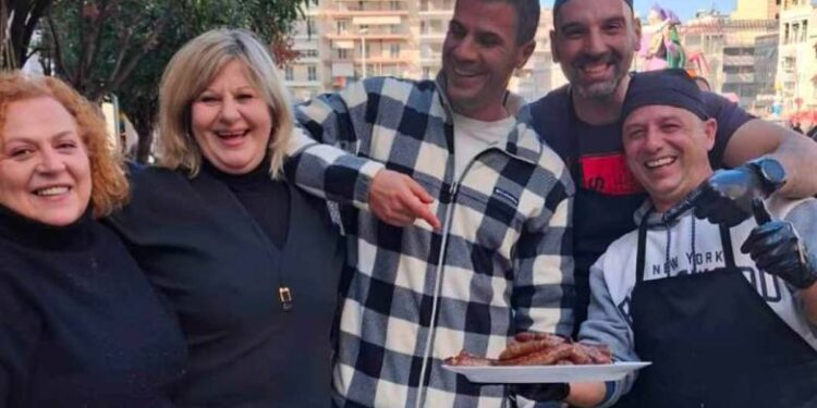 Που έψηνε σουβλάκια ο Άκης Πετρετζίκης στην Πάτρα;