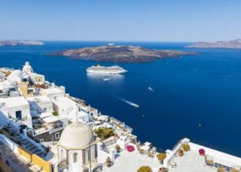 Μήνυμα του 112 στη Σαντορίνη για τους σεισμούς – «Κίνδυνος κατολισθητικών φαινομένων»