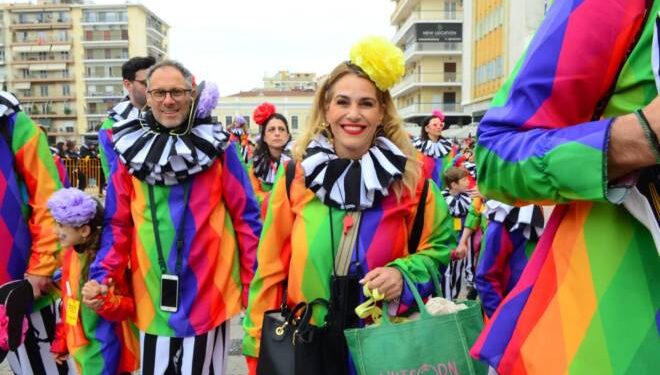 Η αγαπημένη ηθοποιός Τζένη Μπότση στο Καρναβάλι των Μικρών – Νέες ΦΩΤΟΓΡΑΦΙΕΣ από την παρέλαση της Κυριακής