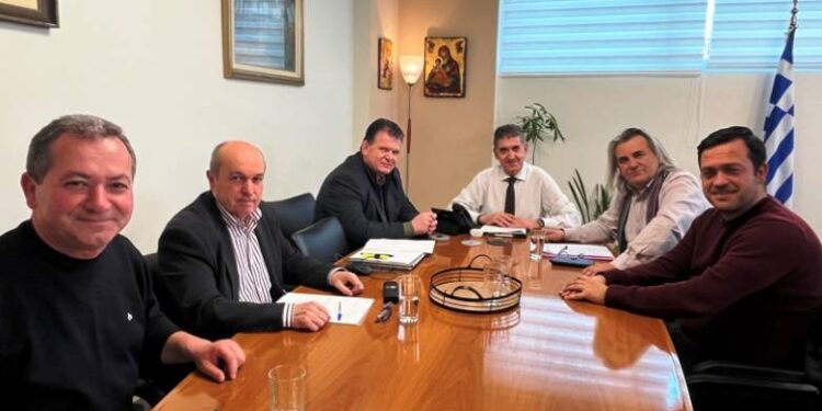 Συνάντηση του Δημάρχου Δυτικής Αχαΐας με αντιπροσωπεία του ΣΕΠΕ – Τα αιτήματα του Αλεξόπουλου