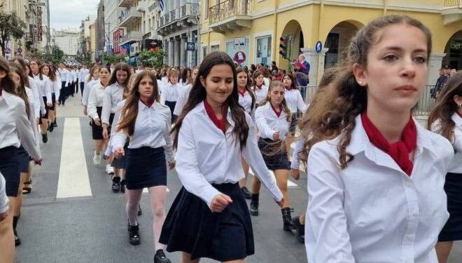 25η Μαρτίου: Mε λαμπρότητα και εθνική υπερηφάνια η παρέλαση στην Πάτρα (ΦΩΤΟ & ΒΙΝΤΕΟ)