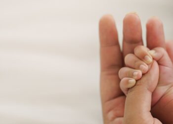 Πσιτ! Πρώην Δήμαρχος καλωσόρισε το δεύτερο εγγόνι του!