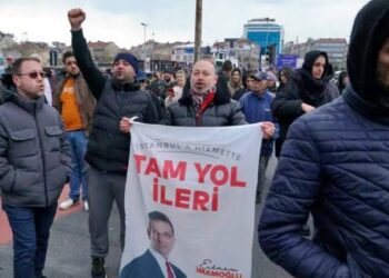 “Βράζει” η Τουρκία μετά την προφυλάκιση του Εκρέμ Ιμάμογλου – Βγαίνουν στους δρόμους οι πολίτες