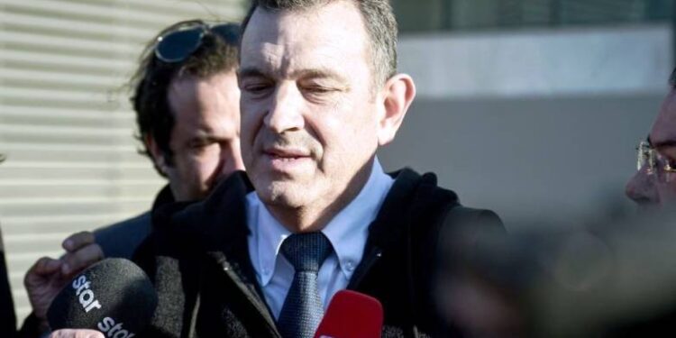«Ψαλίδι» 50% στο μισθό του βουλευτή της «Νίκης» που βανδάλισε τα έργα στην Εθνική Πινακοθήκη