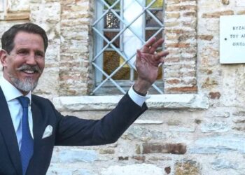 Παύλος Ντε Γκρες: Δεν είναι “ΔΗΘΕΝ” πρίγκιπας…