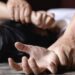 Δυτική Ελλάδα: 19χρονη κατήγγειλε μητέρα και πατριό για σωματική βία και απόπειρα βιασμού