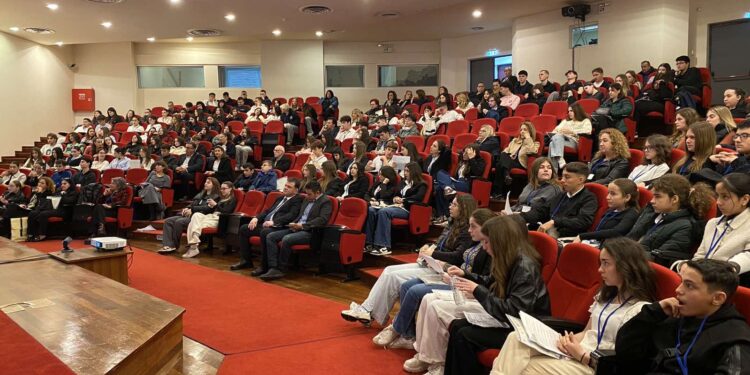 Γρ. Αλεξόπουλος: «Ενθαρρύνουμε τα παιδιά μας να γίνουν πολίτες του αύριο, πολίτες του κόσμου»
