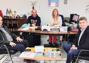 Στη νέα Αερολιμενάρχη Αράξου Ελένη Γιαννάκη, Αλεξόπουλος και Καμπέρος