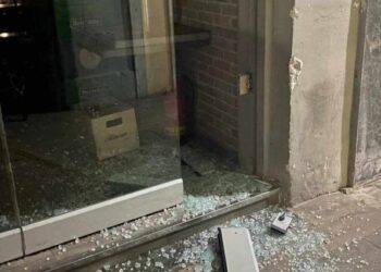 Πάτρα: Μπήκε και κοιμήθηκε μέσα σε …καφετέρια που είχαν σπάσει διαρρήκτες