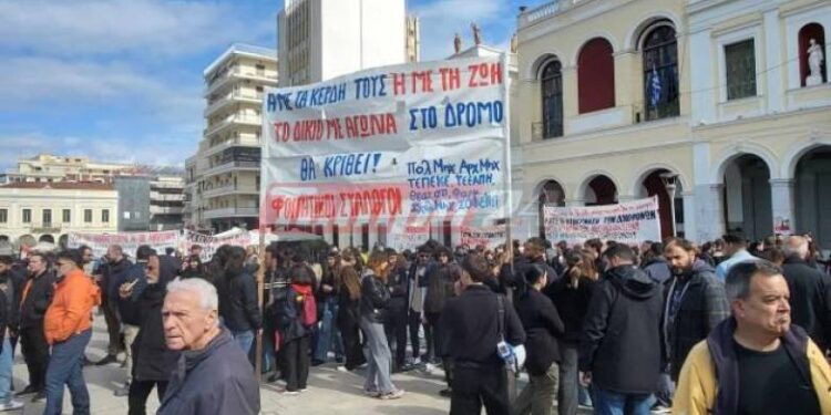 Απεργία 9ης Απριλίου στην Πάτρα: Στους δρόμους σωματεία και εργαζόμενοι (ΦΩΤΟ)