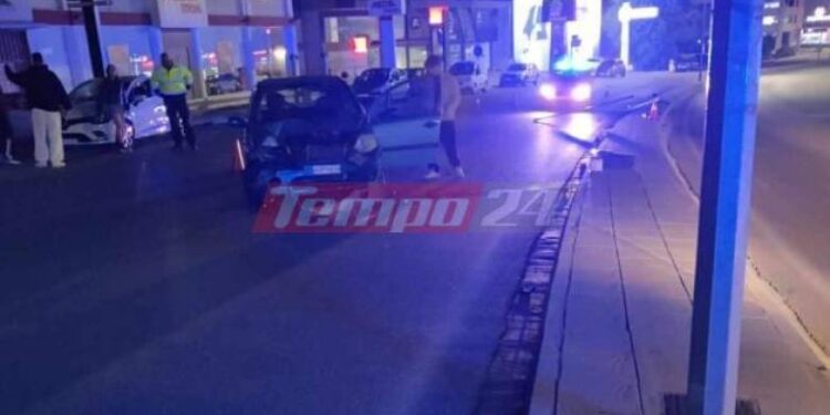 Πάτρα: ΙΧ “καρφώθηκε” σε κολόνα – Από θαύμα γλύτωσε ο οδηγός