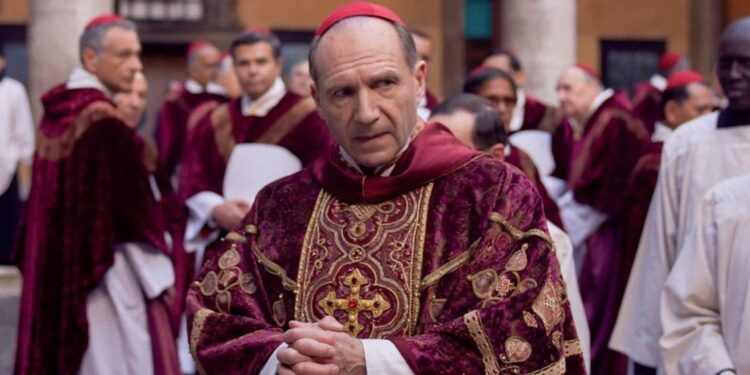 Απογείωση για το «Conclave» μετά τον θάνατο του Πάπα Φραγκίσκου: Η τηλεθέαση εκτοξεύτηκε κατά 283%