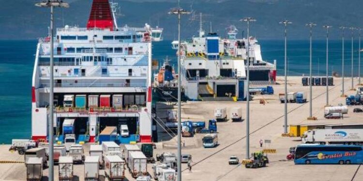 Απεργία σήμερα και αύριο στα λιμάνια – “Νεκρώνει” της Πάτρας
