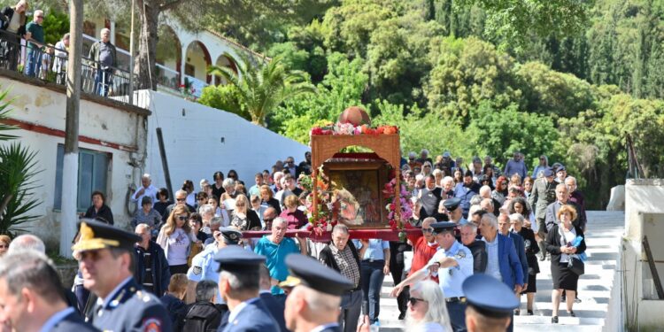 Συγκίνηση και σεβασμός στον εορτασμό της Ιεράς Μονής του Αγίου Νικολάου Σπάτων – ΦΩΤΟ