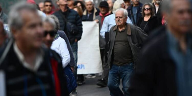 Συντάξεις: Μπόνους έως 350 ευρώ μηνιαίως – Ποιους αφορά και πώς υπολογίζεται