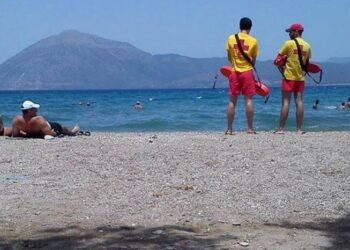 Ποιες παραλίες της Πάτρας θα έχουν ναυαγοσώστες
