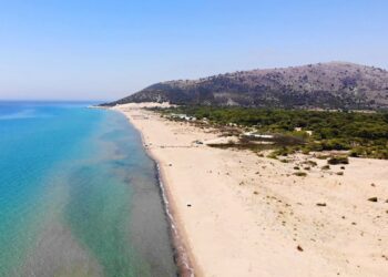 ΟΙΚΙΠΑ: “Όχι στο ξεπούλημα της παραλίας στην Καλόγρια της Στροφυλιάς”