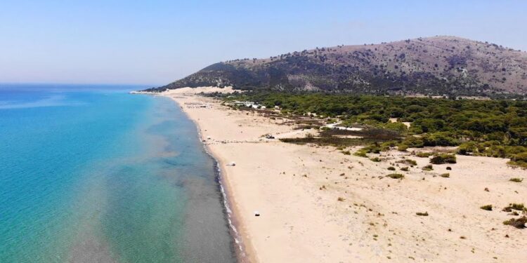 ΟΙΚΙΠΑ: “Όχι στο ξεπούλημα της παραλίας στην Καλόγρια της Στροφυλιάς”