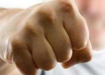 Έπεσε “ξύλο” έξω από το ΚΤΕΛ Κάτω Αχαΐας