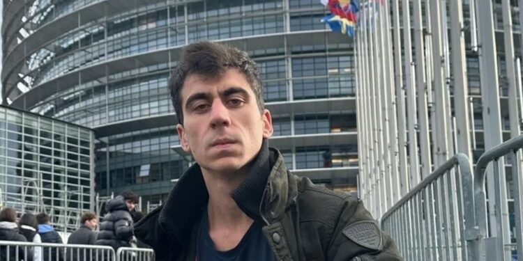 Ο Φειδίας με ψευτοδάκρυα εξηγεί γιατί πήρε συνέντευξη από τον Τατάρ