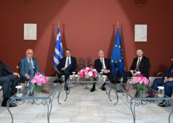 Προεδρικό Μέγαρο: Το παρασκήνιο πίσω από την ένταση των πολιτικών αρχηγών στο κιόσκι