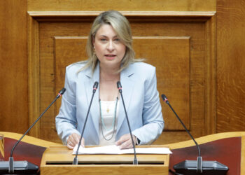 Χριστίνα Αλεξοπούλου: Παρέμβαση στη Βουλή για τη μετακίνηση αστυνομικών από Αχαΐα στην Τροχαία Ηλείας
