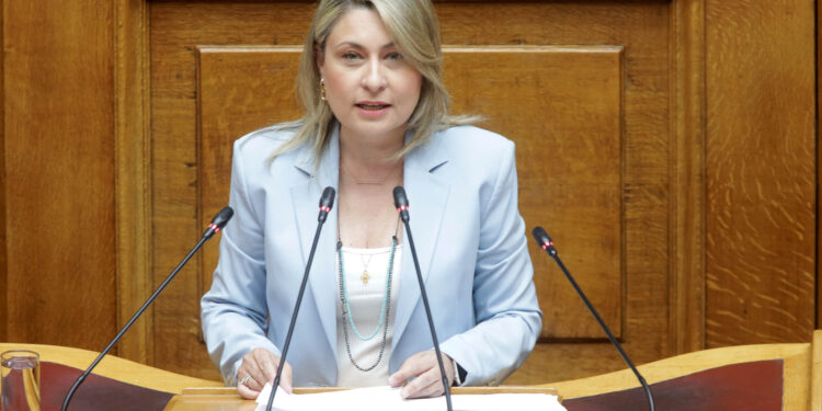 Χριστίνα Αλεξοπούλου: Παρέμβαση στη Βουλή για τη μετακίνηση αστυνομικών από Αχαΐα στην Τροχαία Ηλείας