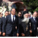 Απόστολος Βεσυρόπουλος: Πλήθος κόσμου στην κηδεία του – Τυλιγμένο με την ελληνική σημαία το φέρετρό του