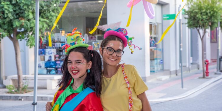 “Βραδιά Εμπορίου” στην Κάτω Αχαΐα: Ποιους είδαμε στα πρώτα κλικ!