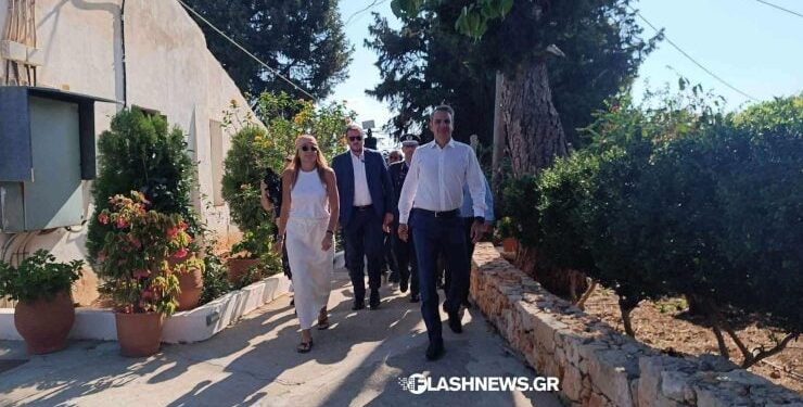 Στα Χανιά για τον Δεκαπενταύγουστο ο Κυριάκος Μητσοτάκης –  Μήνυμα στήριξης προς τις ένοπλες δυνάμεις και την Πυροσβεστική
