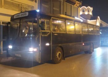 Δείτε ΒΙΝΤΕΟ με την εκκένωση της Κάτω Αχαΐας με λεωφορεία της Πολεμικής Αεροπορίας