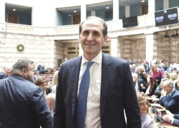 Πέθανε από ανακοπή καρδιάς ο Απόστολος Βεσυρόπουλος – Ήταν 59 ετών