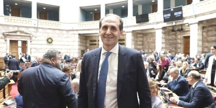 Πέθανε από ανακοπή καρδιάς ο Απόστολος Βεσυρόπουλος – Ήταν 59 ετών