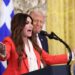 Η Κίμπερλι Γκίλφοϊλ ορκίστηκε πρέσβειρα των ΗΠΑ στην Ελλάδα – Η πρωτιά και τα χαμόγελα