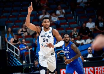 Στους “8” με “οδοστρωτήρα” Γιάννη η ψυχωμένη Εθνική!