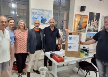 Παράδοση απινιδωτή στο ΣΕΔΙΠ Δυτικής Αχαΐας από τον Αναπλ. Περιφερειάρχη κ. Χ. Μπονάνο
