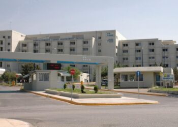 Ηλικιωμένος βγήκε …σαν κύριος από το νοσοκομείο Ρίου
