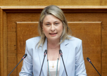 Χριστίνα Αλεξοπούλου: Παρέμβαση για μόνιμο ιατρό, ασθενοφόρο και απινιδωτές στα Τριπόταμα Καλαβρύτων