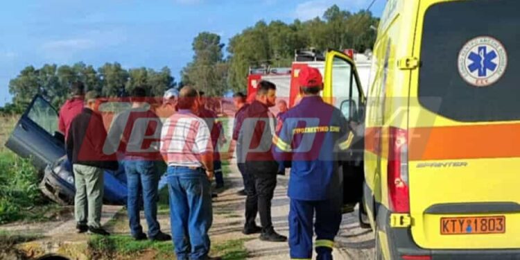 Αχαΐα – Απίστευτο τροχαίο στο Λάππα: Εκσκαφέας παρέσυρε ΙΧ και το πέταξε σε χαντάκι – Επιχείρηση για τον απεγκλωβισμό των επιβατών ΦΩΤΟ