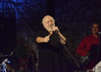 Ο πολιτικός κόσμος αποχαιρετά τον Διονύση Σαββόπουλο