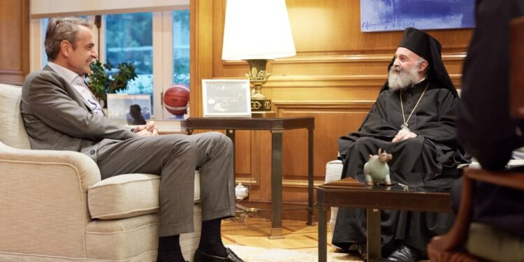Με τον Αρχιεπίσκοπο Αυστραλίας συναντήθηκε ο Κυριάκος Μητσοτάκης