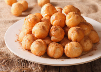 Λουκουμάδες με γιαούρτι